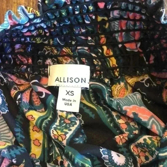 Evereve | Allison Joy Dark Paisley/Floral Print Blouse - Picture 3 of 5